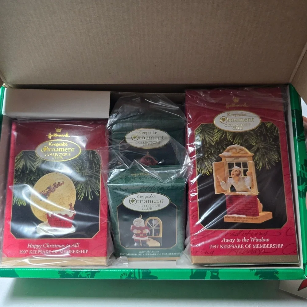 Hallmark Keepsake Ornament Club Collect a Christmas Classic 1997 membership Club